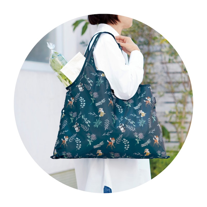 たくさん入れても肩掛けしやすい大容量。