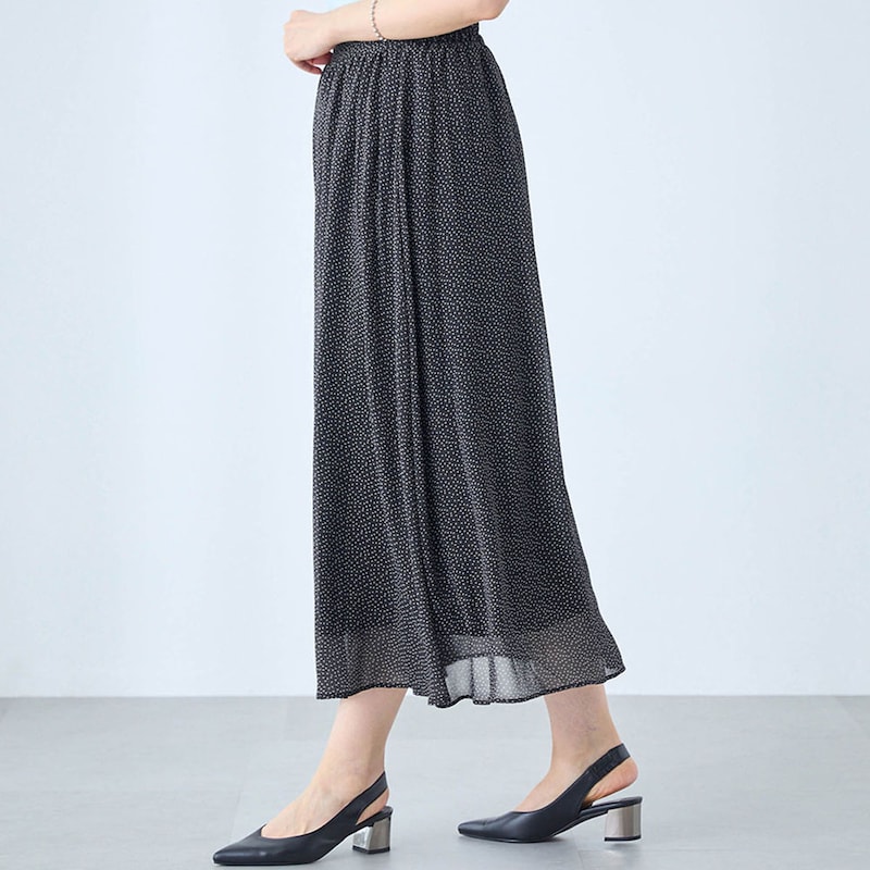 モデル身長168cm／M ※写真は撮影用のため総丈+6cmになります。