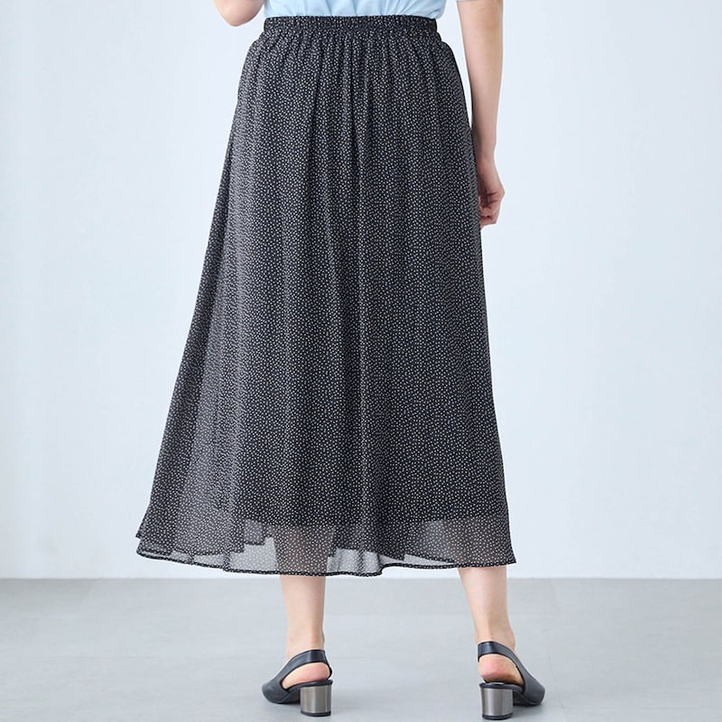 モデル身長168cm／M ※写真は撮影用のため総丈+6cmになります。