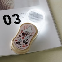 ルーペ部分をしっかり開けるとライトが付き、暗いところでも見やすい