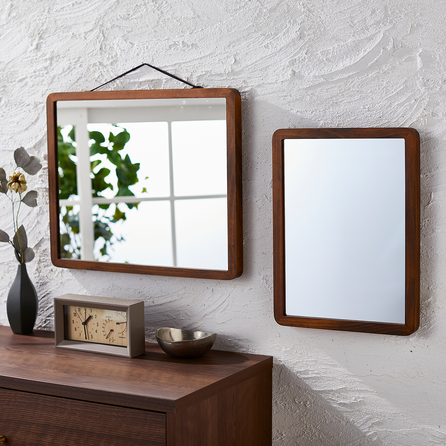 【ベルメゾン】天然木フレームの壁掛けミラー