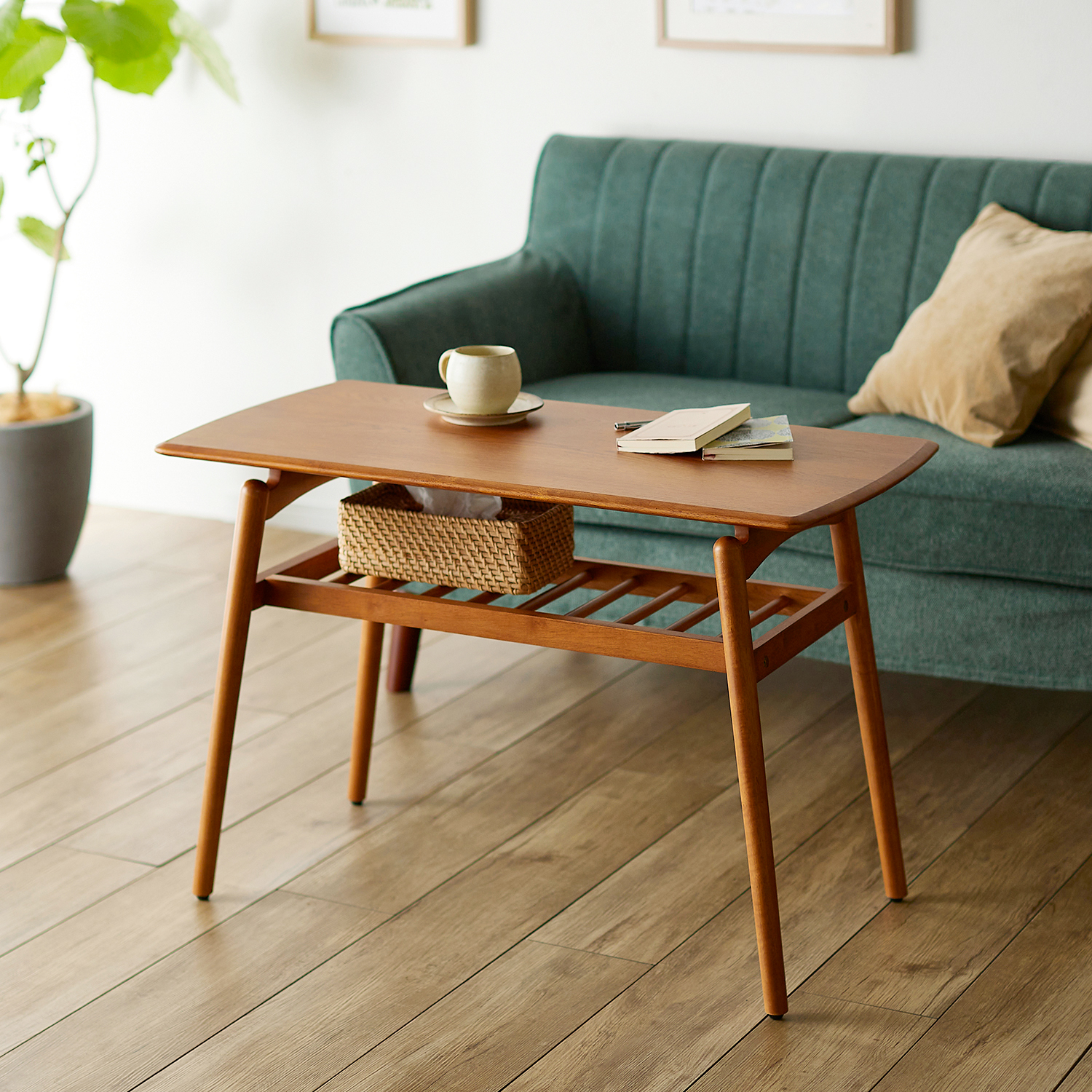 【ベルメゾン】ソファー前にちょうどいい高さのヴィンテージテイストのリビングローテーブル