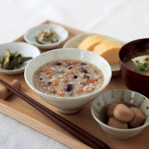 国産野菜と国産雑穀の21品目がゆ