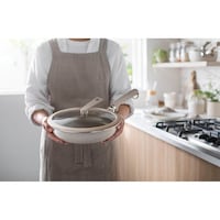 ベージュ