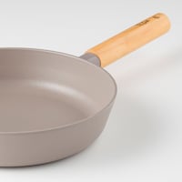ハンドルの内側にねじがなく、フライパンの縁も巻いていないので、お手入れ簡単。