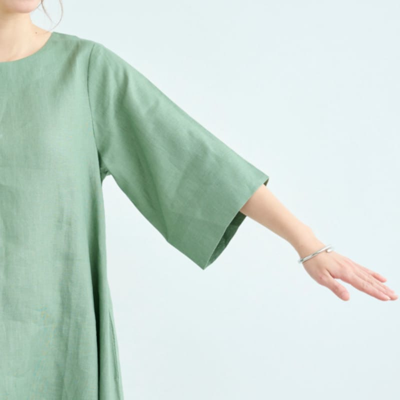 春から秋まで使いやすい7分袖で風通しも良いシルエット