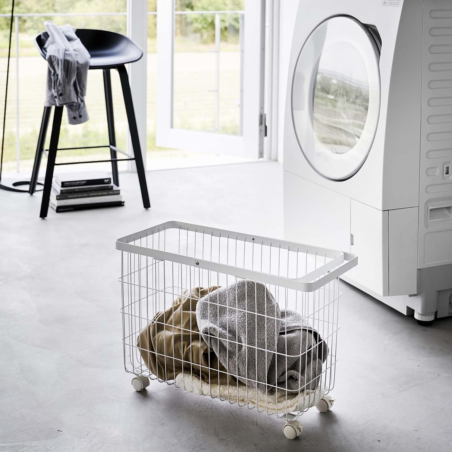 【タワー/tower】ランドリーバスケット キャスター付き ワイド & ロー 【タワー/tower】ランドリーバスケット キャスター付き ワイド & ロー