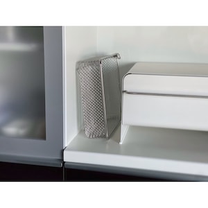 ちょっとした隙間や引出しなどに立たせて収納可能