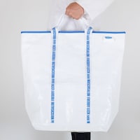 トールタイプ／手で持つ、肩にかける、リュックのように背負う３通りの持ち方ができます