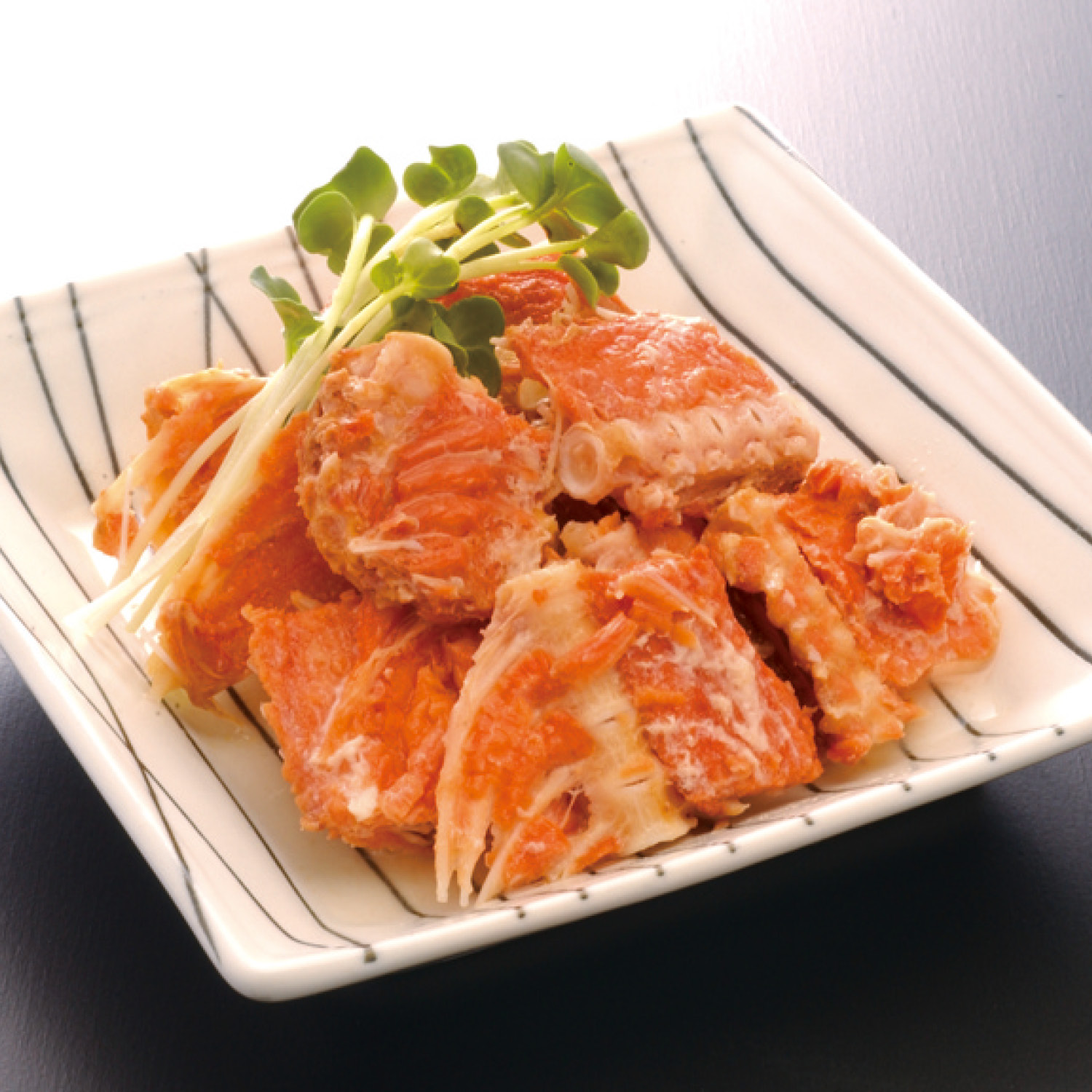 【ベルメゾン】紅さけ中骨水煮缶詰 8缶