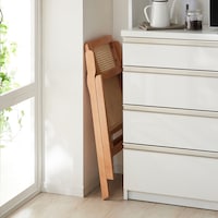 使用しない時は折りたたんで隙間に収納できます。