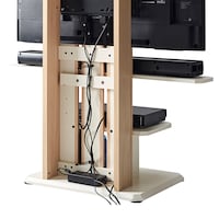 背面はコード類が通しやすい仕様