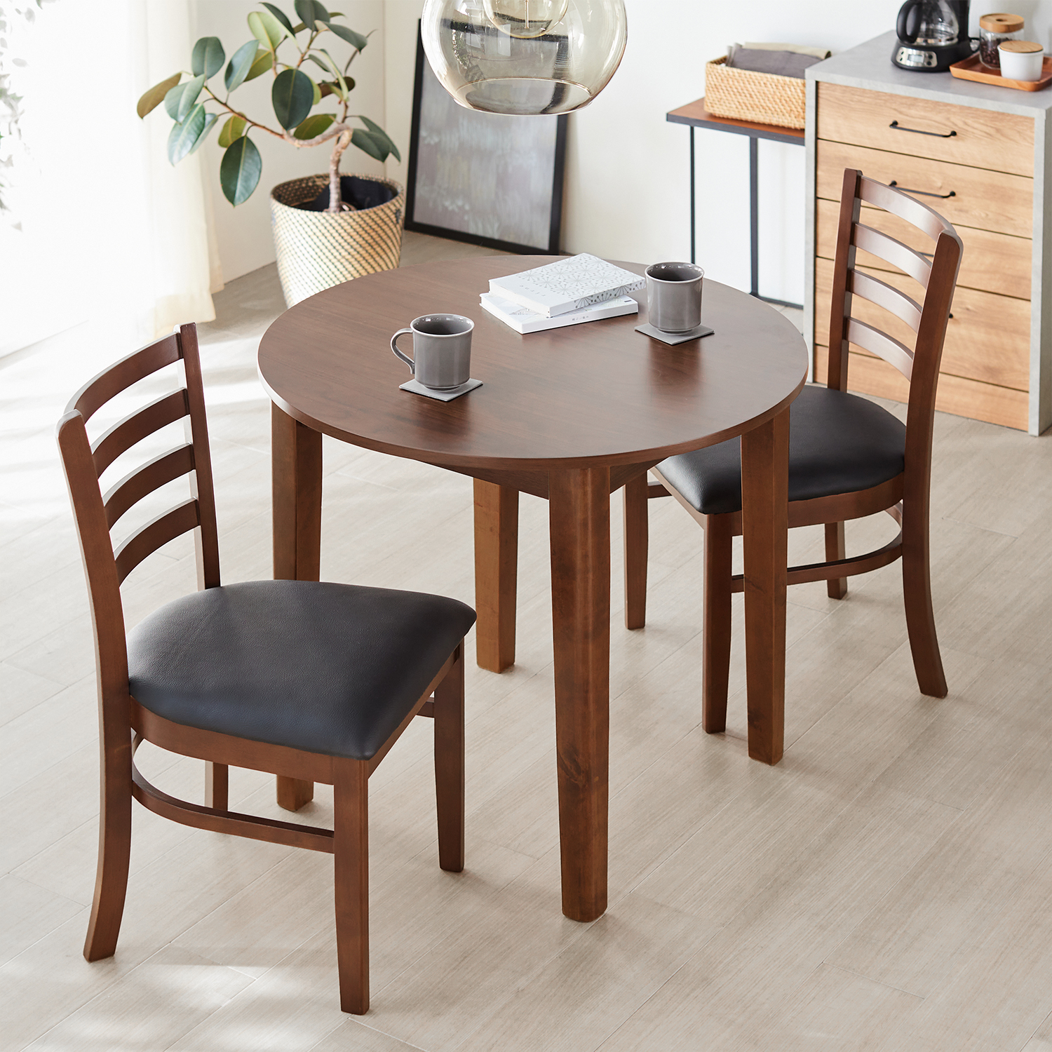 【ベルメゾン】コンパクト円形ダイニングテーブル(3点セット) 【ベルメゾン】コンパクト円形ダイニングテーブル(3点セット)