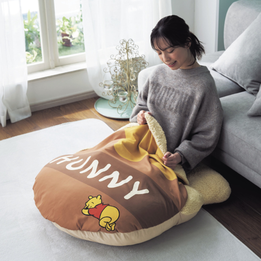 【ディズニー/Disney】足入れクッション「くまのプーさん」 【ディズニー/Disney】足入れクッション「くまのプーさん」