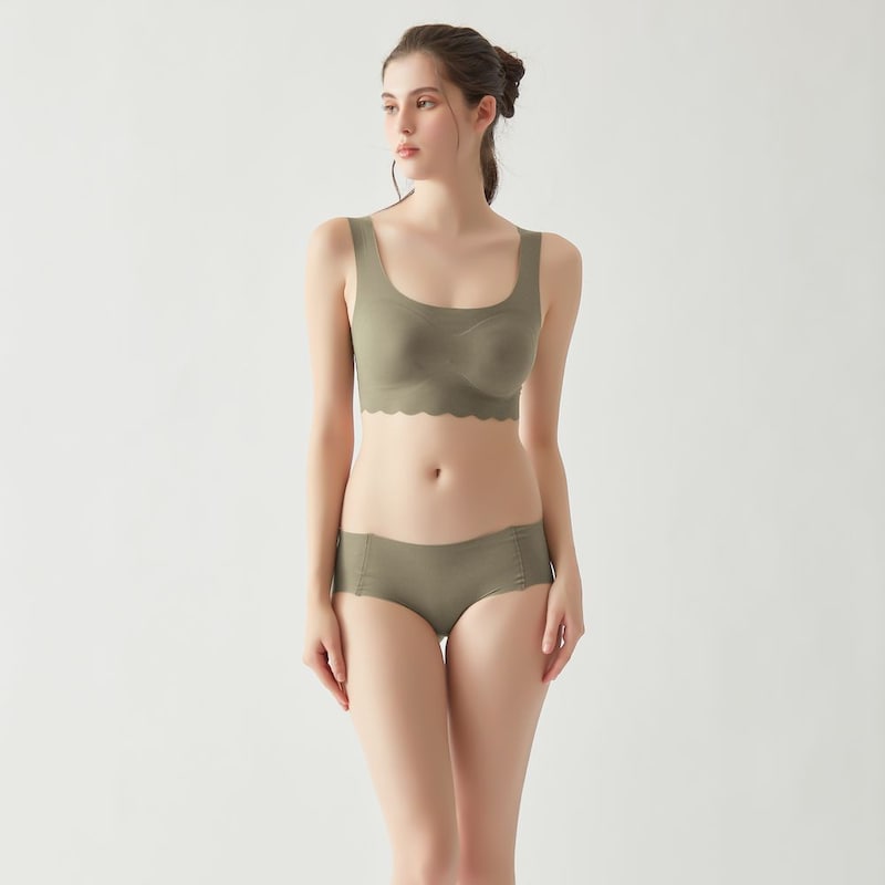 縫い目0ハーフトップと上下セットで着用可能