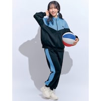 ブラック／モデル身長160cm・サイズJ-M
