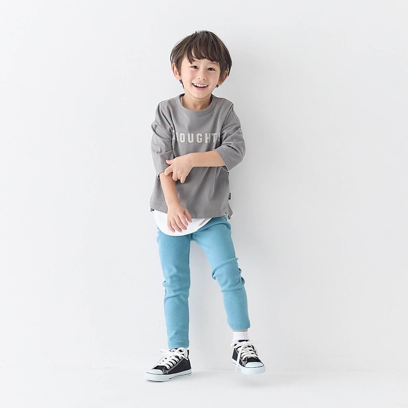 オフホワイト／モデル身長111cm・110サイズ着用