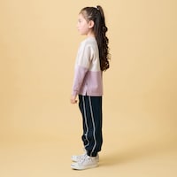 ブラック／モデル身長113cm・110サイズ着用