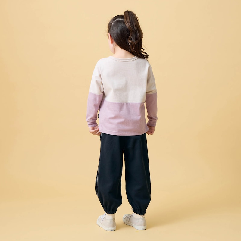 ブラック／モデル身長113cm・110サイズ着用