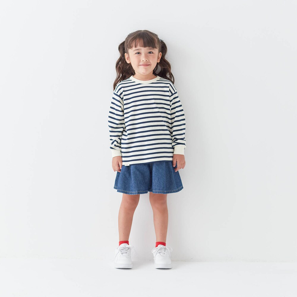 ネイビー（デニム）／モデル身長105.5cm・110サイズ着用