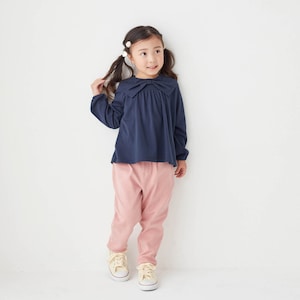 ネイビー／モデル身長109cm・110サイズ着用