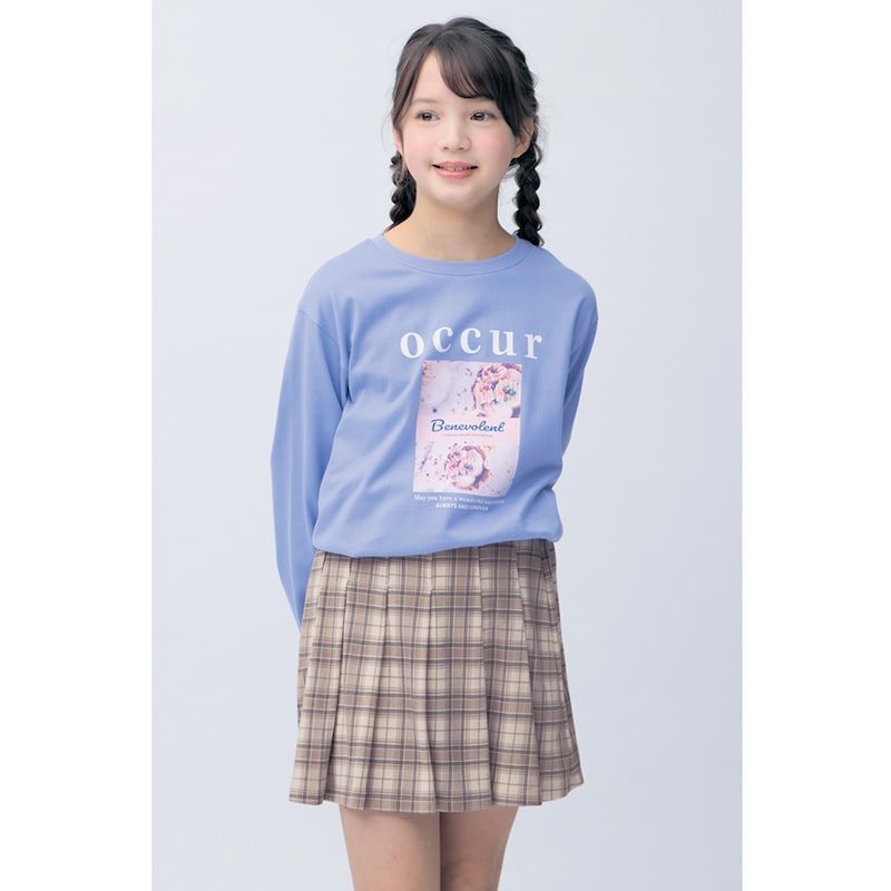 ラベンダーブルー／モデル身長138.8cm・サイズ140