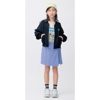 オートミール／モデル身長137.5cm・サイズ140