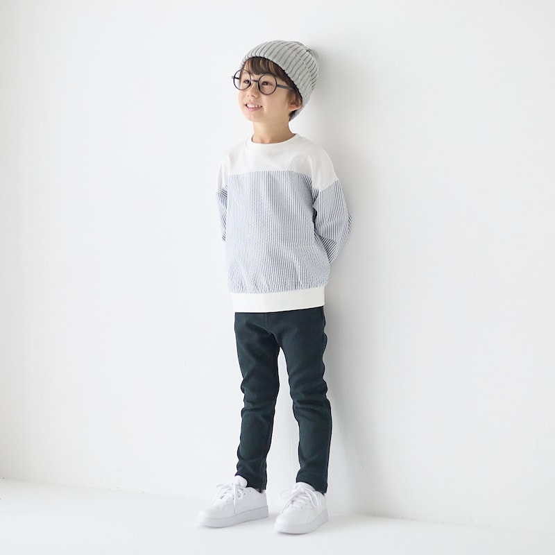 オフホワイト／モデル身長111cm・110サイズ着用