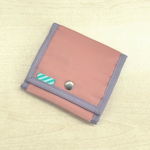 ピンク