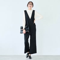 モデル身長169cm／M（オフホワイト）
