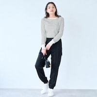 モデル身長161cm／M（オフホワイト×ブラックボーダー）