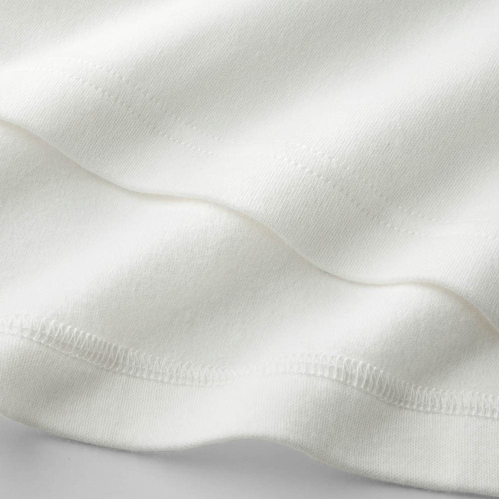 身生地はホットコットの吸湿発熱綿を使用した、やわらかい綿100%素材
