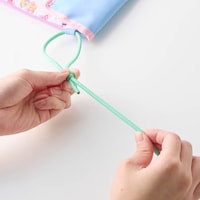 ショルダーストラップはスライドすることでお好みに合わせて、長さを調節できます