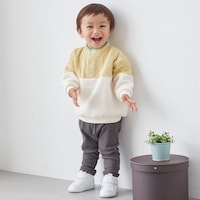 クリームイエロー×アイボリ／モデル身長85.3cm・80サイズ着用・体重11kg