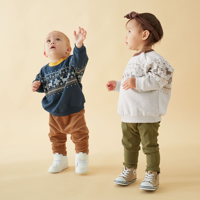 左：モデル身長77cm・80サイズ着用、右：モデル身長77cm・80サイズ着用