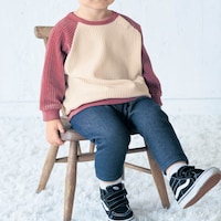 アイボリー×ダークピンク／モデル身長85.5cm・80サイズ着用