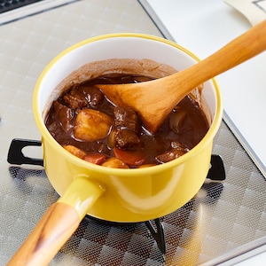 衛生的で耐酸性にも優れていて、おまけにニオイもつきにくい琺瑯製（仕様のみ参照）