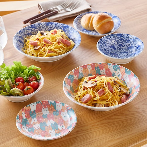 ねこだらけデザインの食器セット［日本製］ ＜4人用・12枚セット＞ 【食洗機/電子レンジ対応】