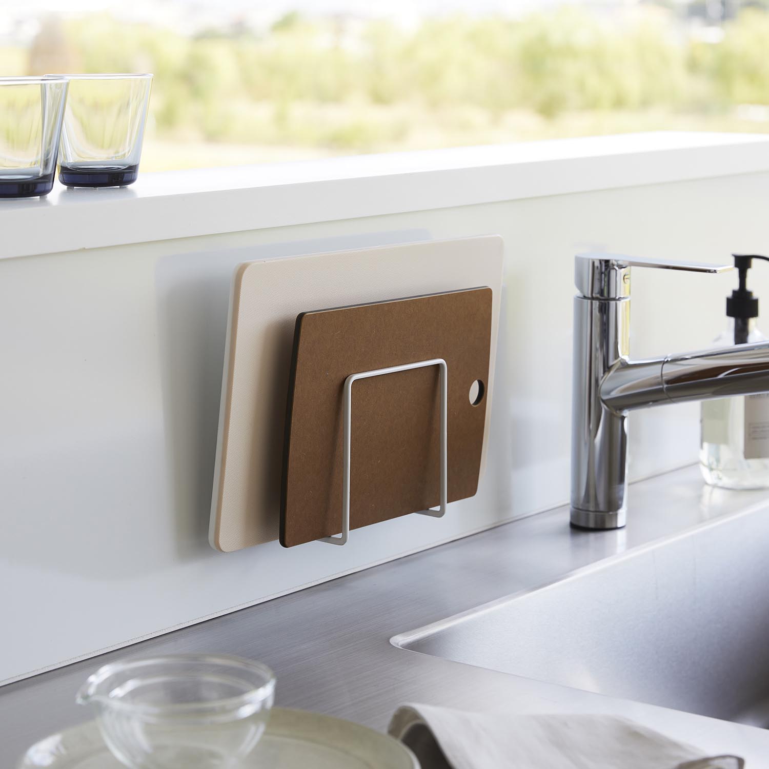 【タワー/tower】フィルムフック まな板ホルダー 【タワー/tower】フィルムフック まな板ホルダー