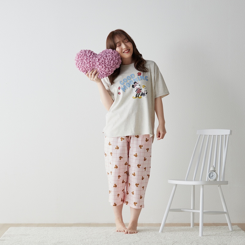 吉田みくさん着用画像／ミニー＆フィガロ＆ミッキー
