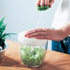 「食洗機対応」「内蓋付き」「保存蓋付き」内部構造の改良で既存品と比べ切る力が約2.5倍になりました。うれしい食洗機対応蓋に食材が付くのを防ぐ「内蓋」付き!「保存用蓋」付きで刻んだ食材が保存できる!内部