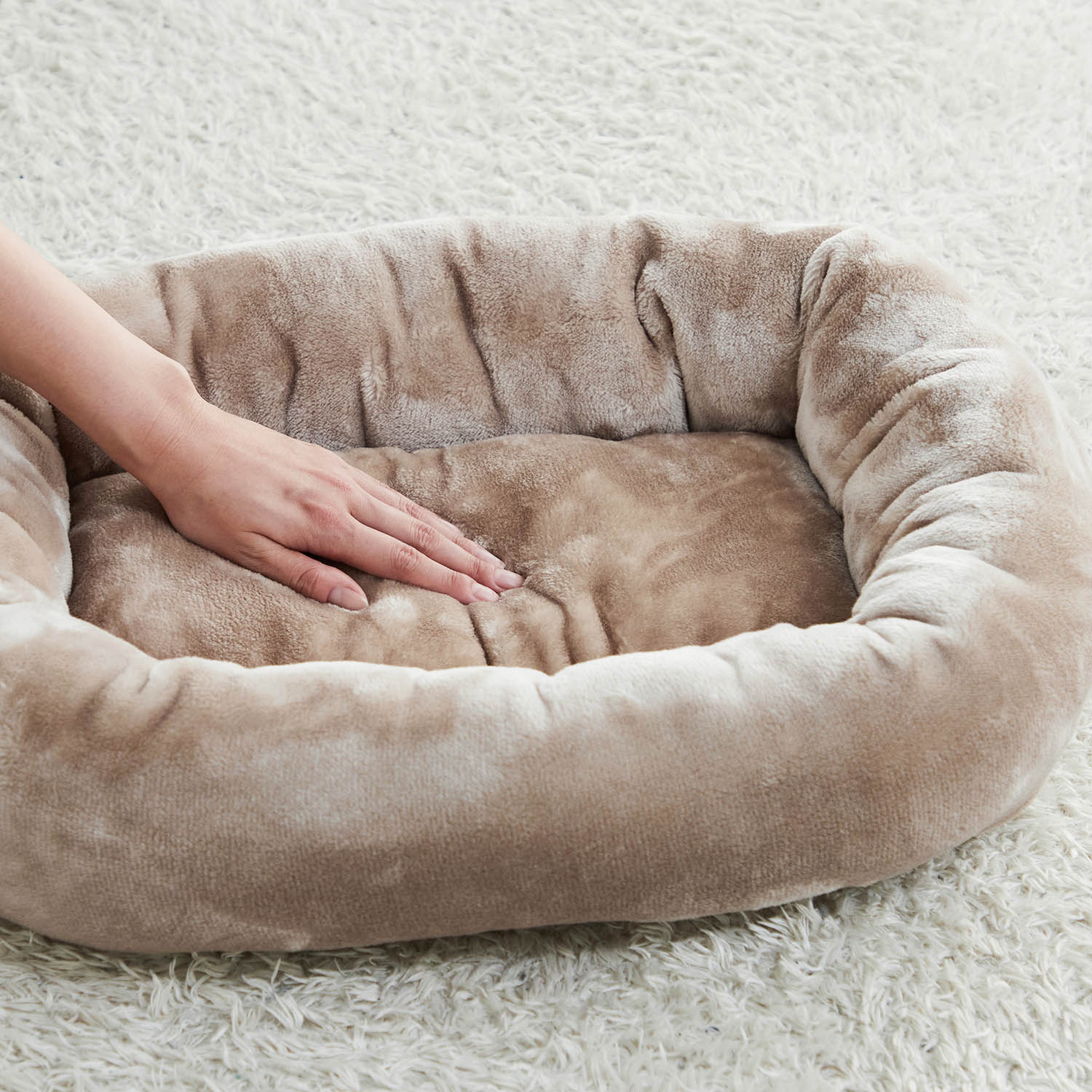 あったかなめらかなペットベッド 【幸せホルモンが出る肌触り】(メルトロ/meltoro) あったかなめらかなペットベッド 【幸せホルモンが出る肌触り】(メルトロ/meltoro)