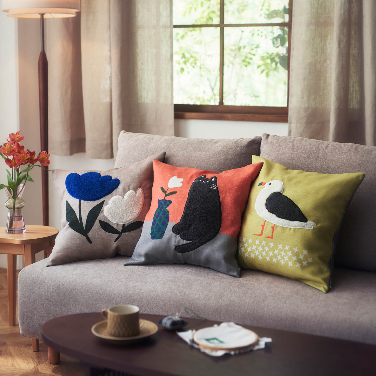 【ベルメゾン】一目惚れデザインの刺繍クッションカバー・座布団カバー 【ベルメゾン】一目惚れデザインの刺繍クッションカバー・座布団カバー