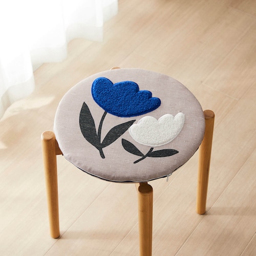 一目惚れデザインの刺繍シートクッション