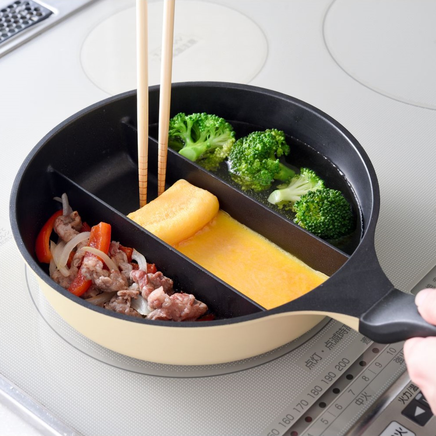 【ベルメゾン】卵1個で卵焼き+茹で調理も同時にできる センターエッグトリプルパン ミニ 【IH/ガス火対応】 【ベルメゾン】卵1個で卵焼き+茹で調理も同時にできる センターエッグトリプルパン ミニ 【IH/ガス火対応】