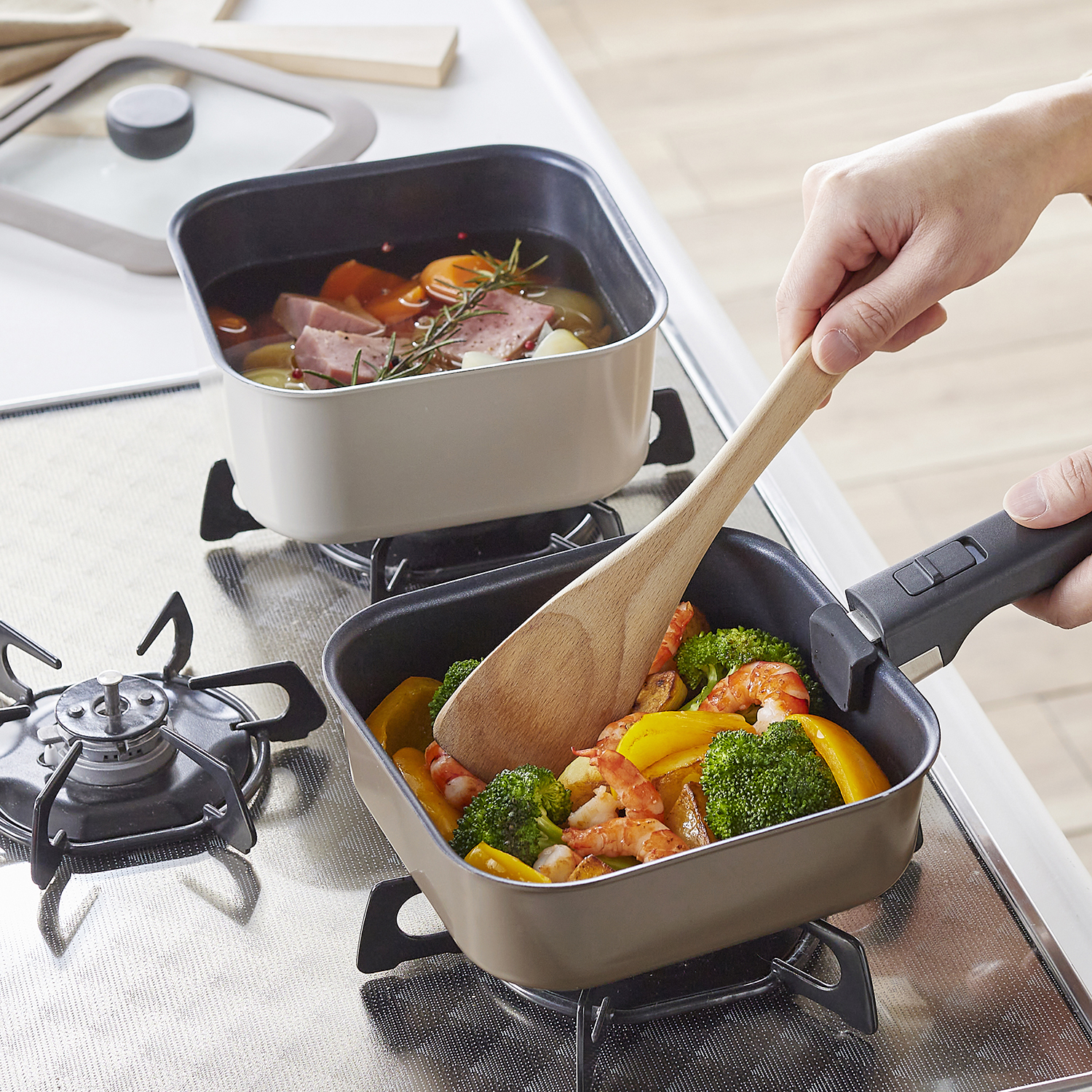 【ベルメゾン】収納しやすい 取っ手が取れる四角いフライパン・鍋4点セット 【IH/ガス火対応】