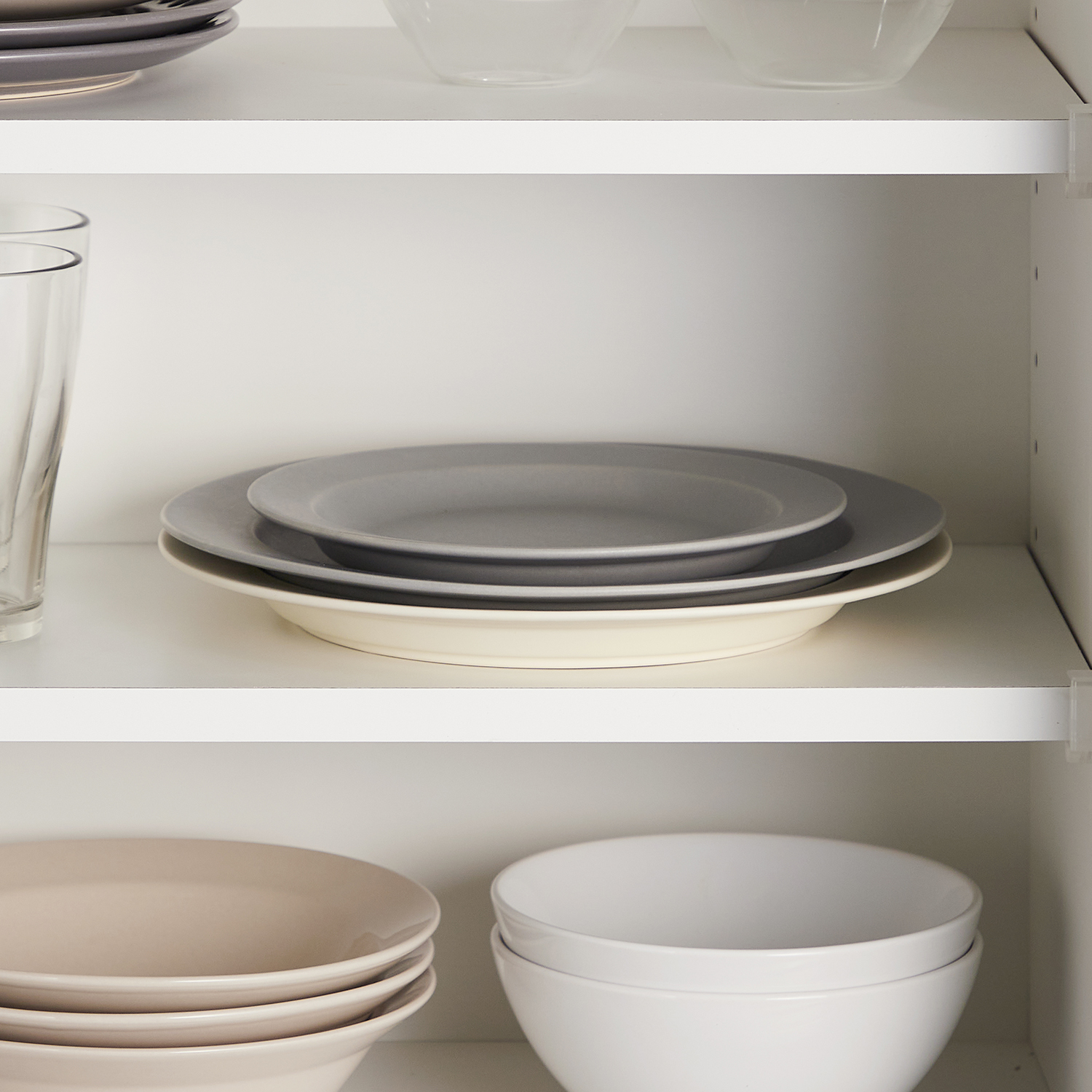 美濃焼 SAKUZAN / サクザン「Sara」 プレート <数量限定カラーRed> 【食洗機/電子レンジ対応】(作山窯/SAKUZAN) 美濃焼 SAKUZAN / サクザン「Sara」 プレート <数量限定カラーRed> 【食洗機/電子レンジ対応】(作山窯/SAKUZAN)