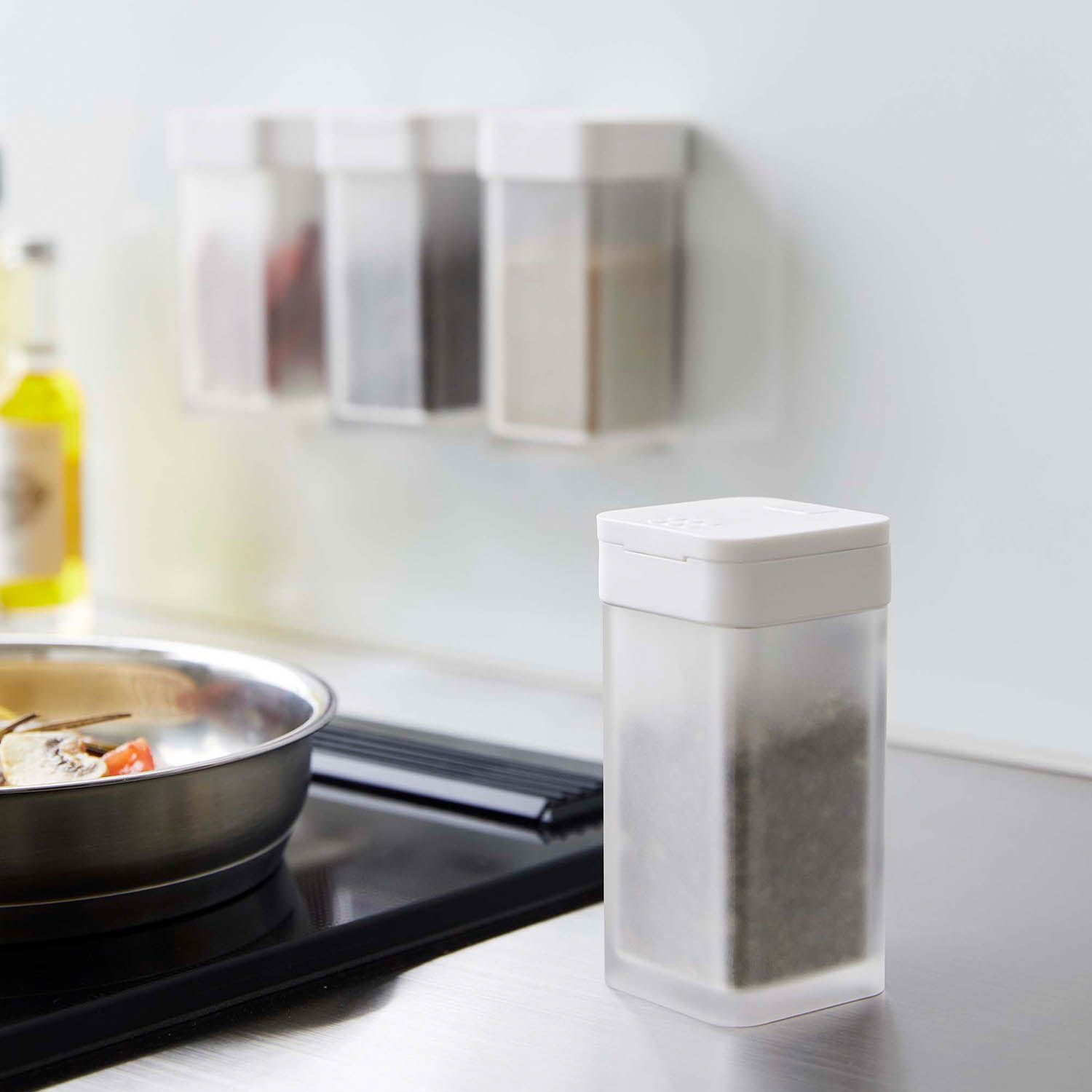 【タワー/tower】マグネットスパイスボトル 【タワー/tower】マグネットスパイスボトル