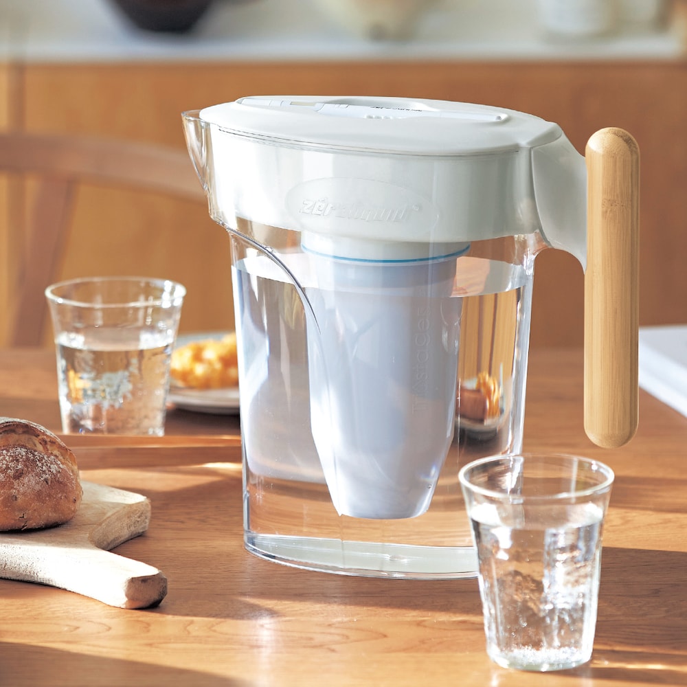 【ベルメゾン】水道水で純水が作れる浄水ポット「ZERO PITCHER」 【不純物濃度測定メーター付き 水中不純物除去率99% PFOA・PFOS除去】