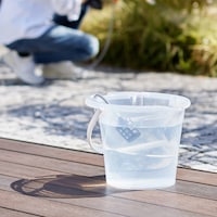 付属の吸水セットを使えばバケツに溜めた水の中からでも使えます